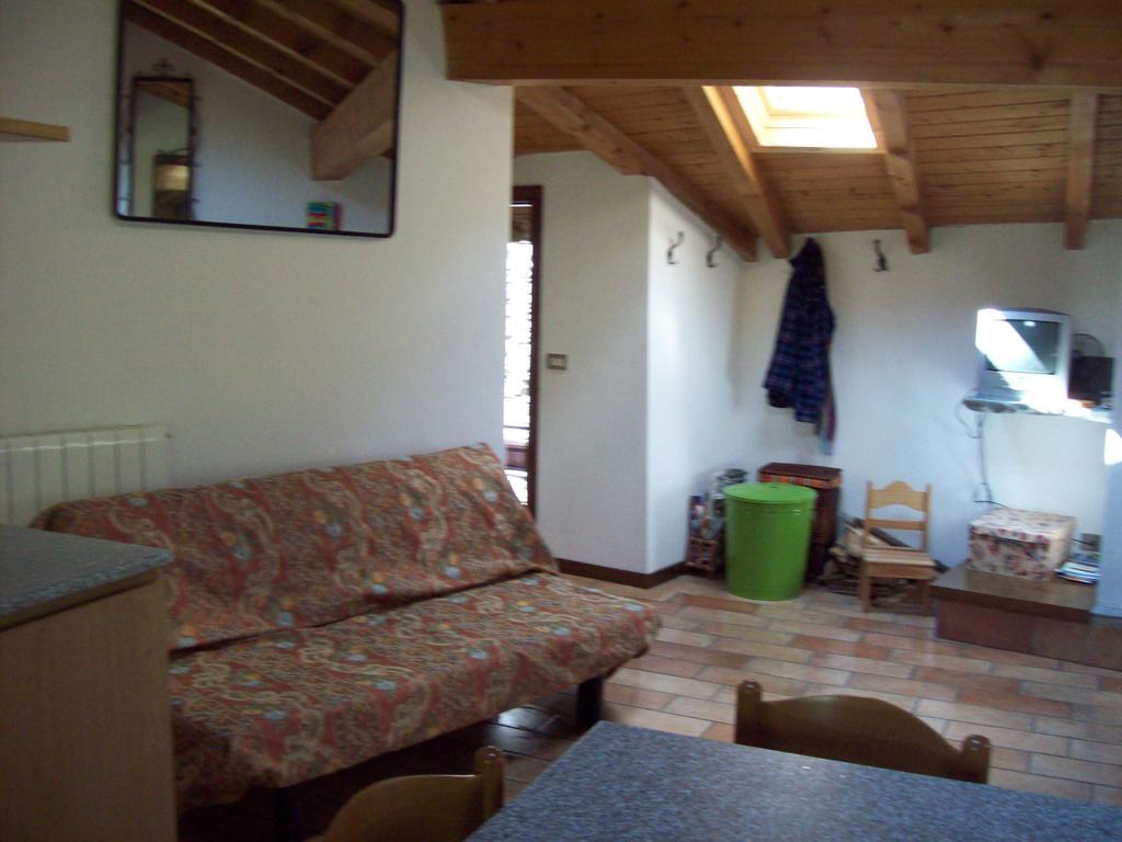 Appartamentino Nel Bosco Sondrio Exterior photo